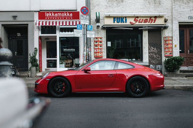 a-closer-look-at-the-2015-porsche-911-carrera-gts-1