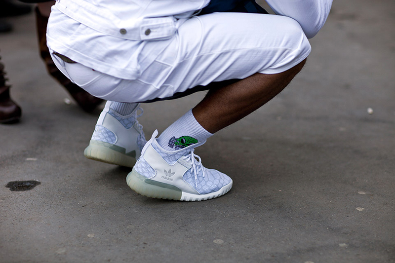 heres-the-best-sneakers-worn-at-paris-fashion-week-springsummer-2016-5