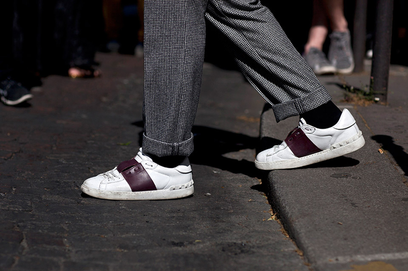 heres-the-best-sneakers-worn-at-paris-fashion-week-springsummer-2016-6