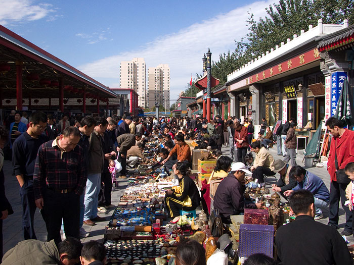 cool-flea-markets-in-asia-you-need-to-visit-dooddot-09