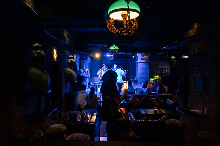 maggie choos jazz bar bangkok dooddot 09
