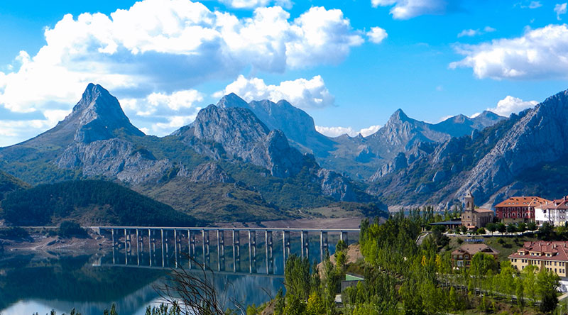 6-most-scenic-train-rides-in-europe-dooddot-06