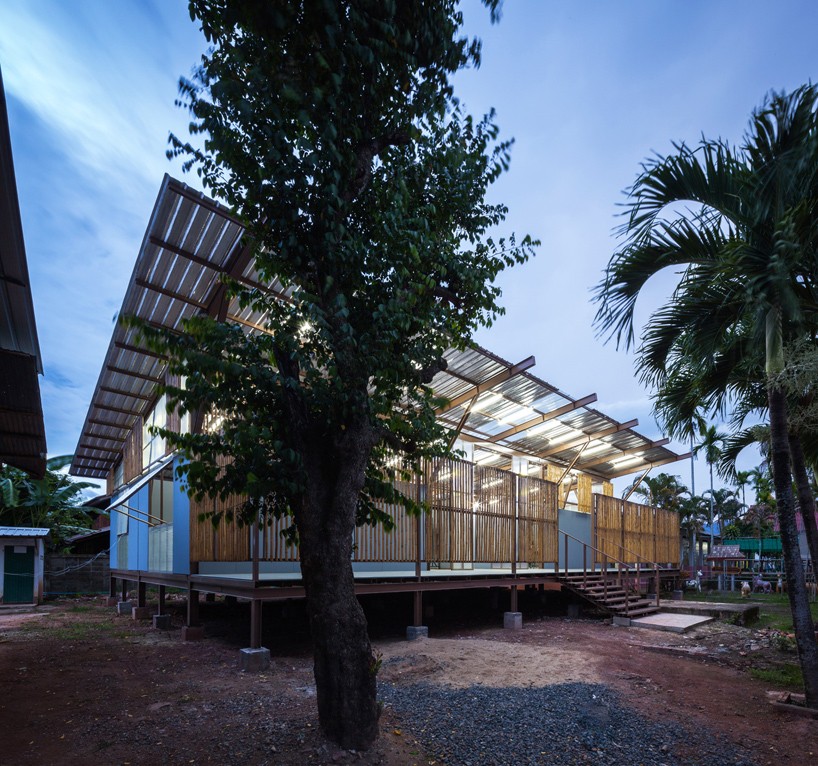 junsekino-architects-baan-nong-bua-school-thailand-designboom-01-818x766