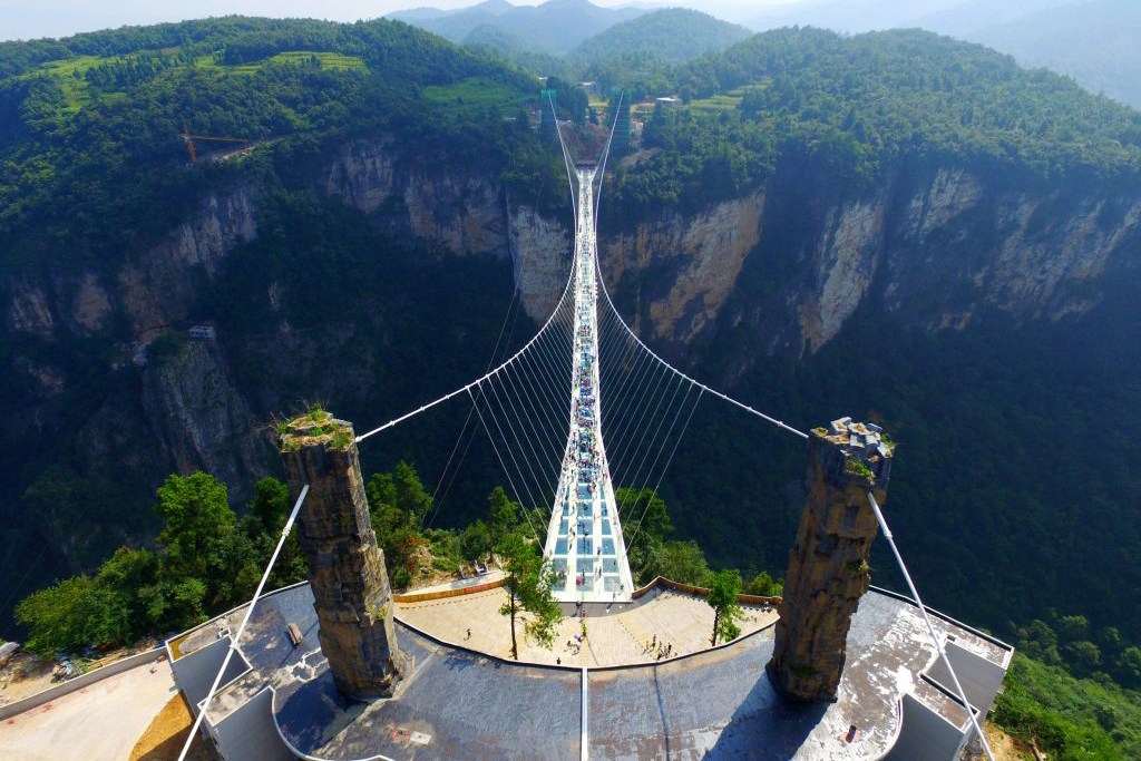 the-zhangjiajie-glass-bridge-opens-3