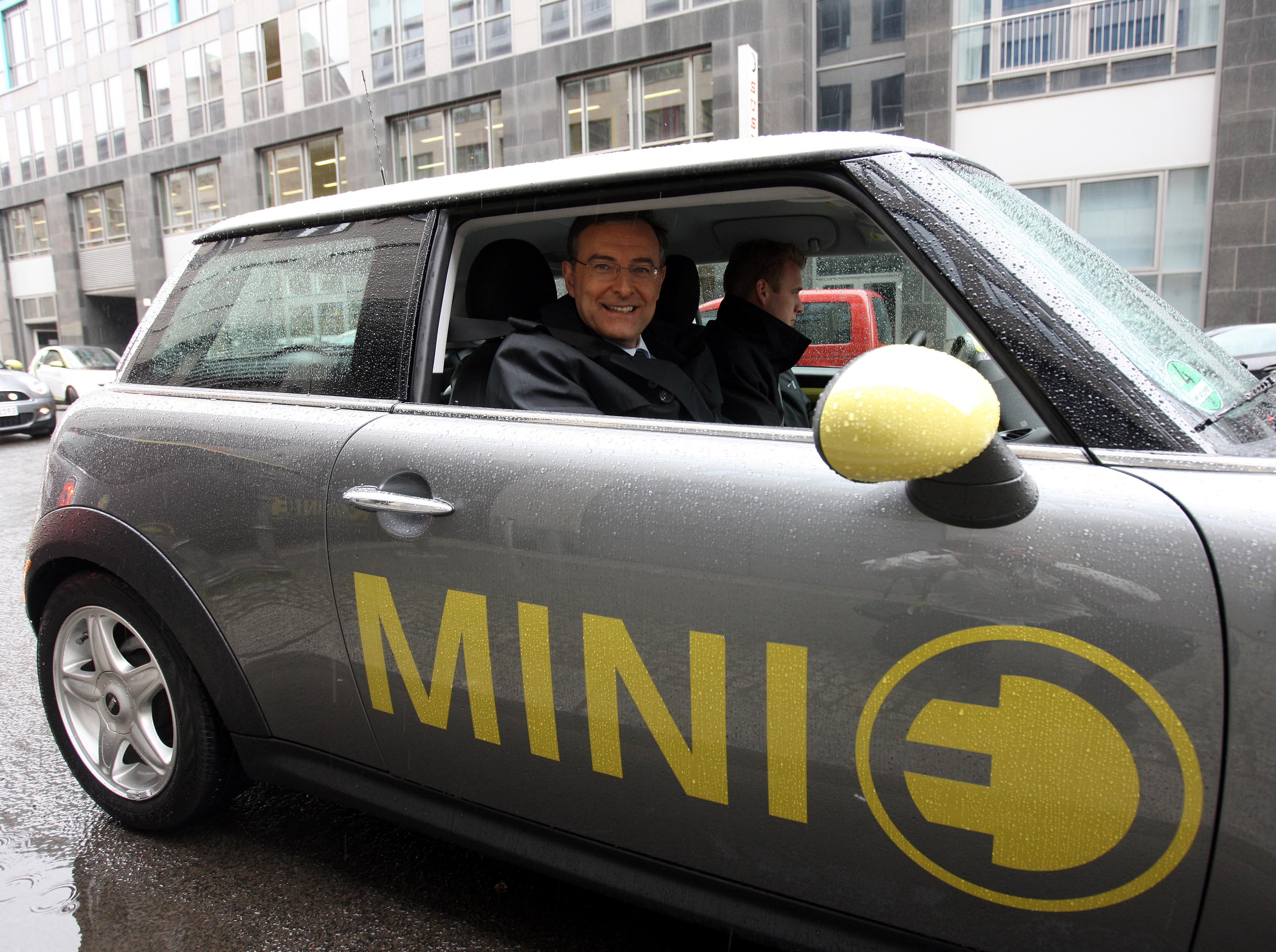 Dr. Norbert Reithofer, Chairman of the Board of Management of BMW AG, on his way to the electro-mobility-summit in Berlin (05/2010)