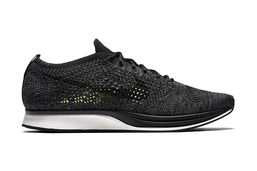 nike-flyknit-racer-black-01