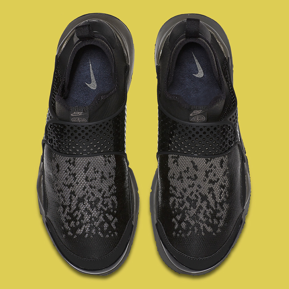 stone-island-nike-sock-dart-sp-black-910090-001-1