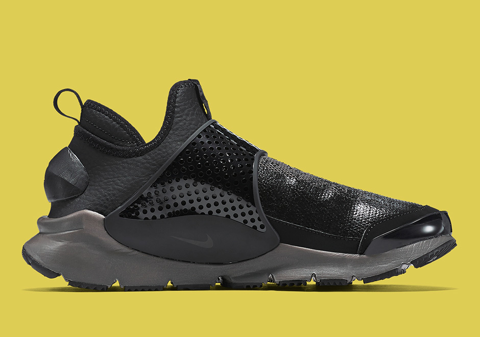 stone-island-nike-sock-dart-sp-black-910090-001-2