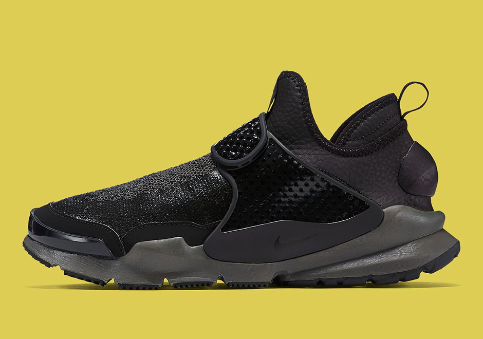 stone-island-nike-sock-dart-sp-black-910090-001-4