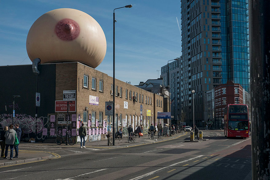 giant-breastfeeding-london-2