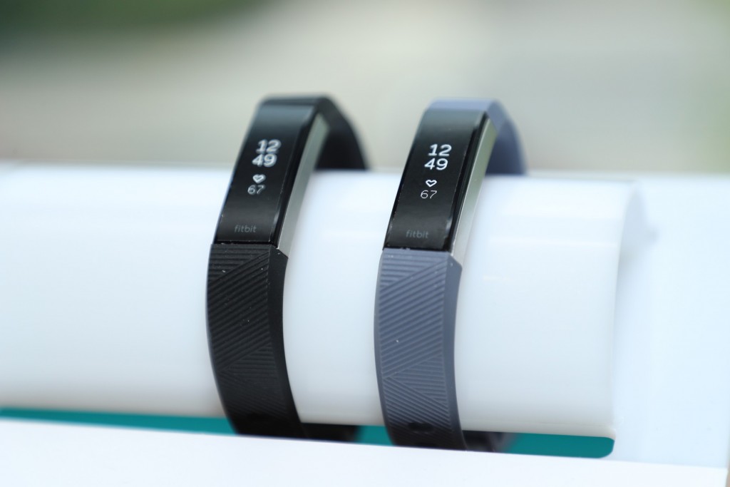 Fitbit Alta HR  Photo1