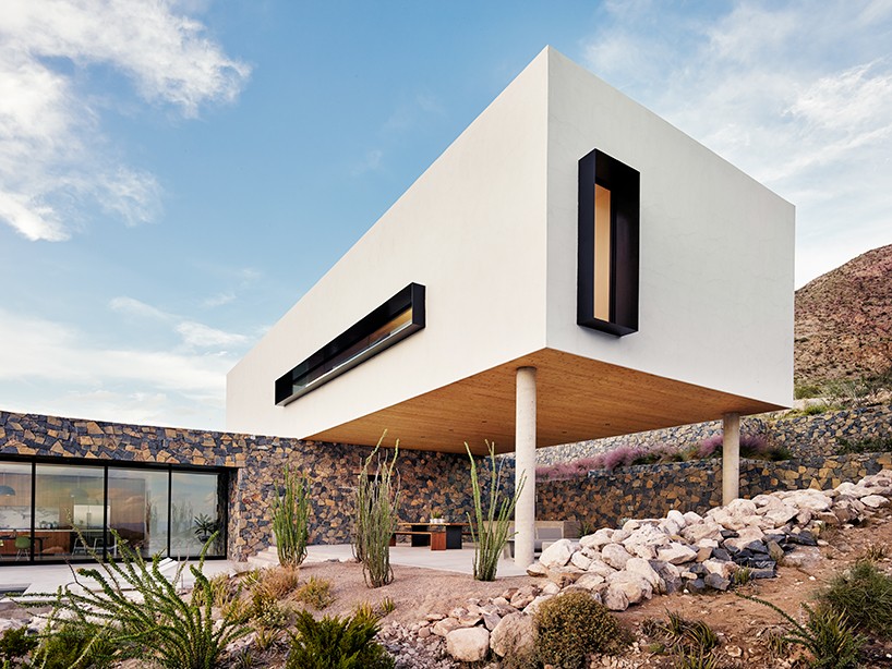 franklin-mountain-house-texas-hazel-baker-rush-architects-designboom-02-818x614